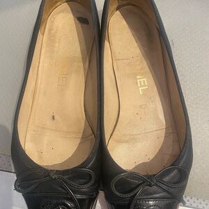 Chanel soft black leather ballet flats